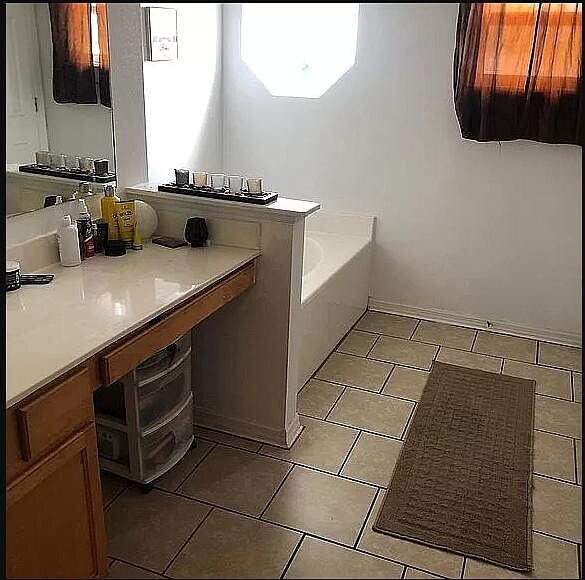 Beautiful Attached Bathroom - 881 Vanderbilt Dr