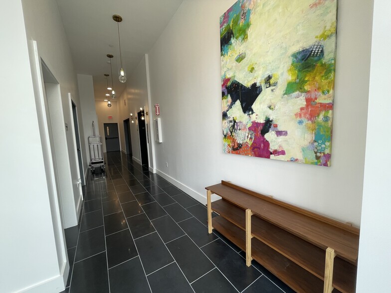 Entry Foyer - 30 Penniman Rd