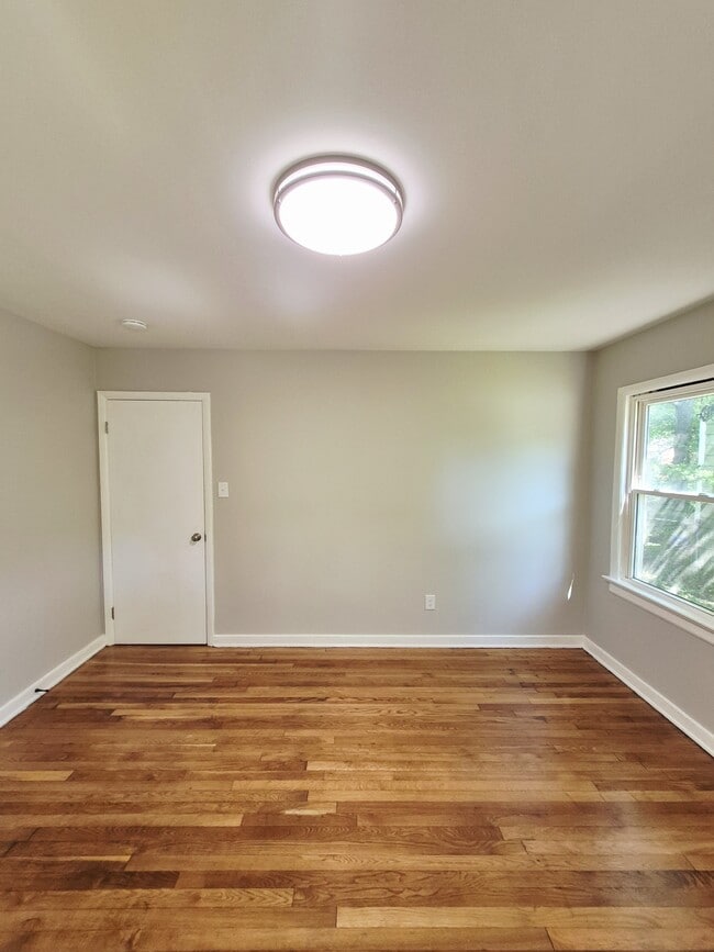 Building Photo - 1510 Mechanicsville Tpke
