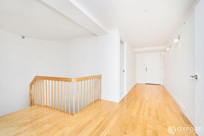 Building Photo - 3 bedroom in NEW YORK NY 10005