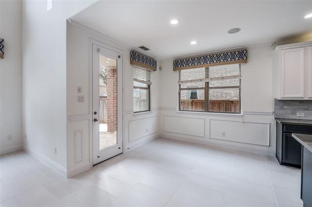 Building Photo - 1221 Dakota St