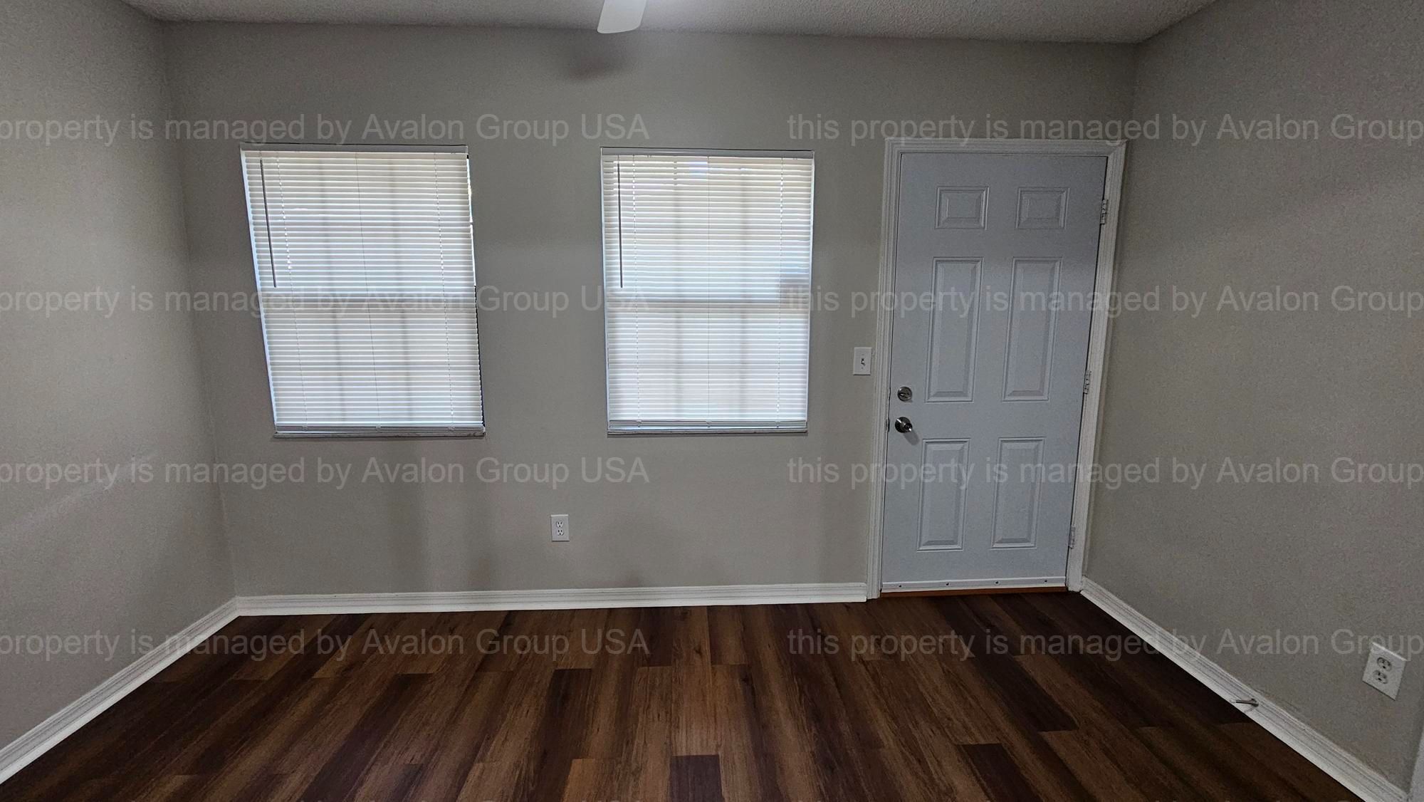 Building Photo - 3545 Villa Pl