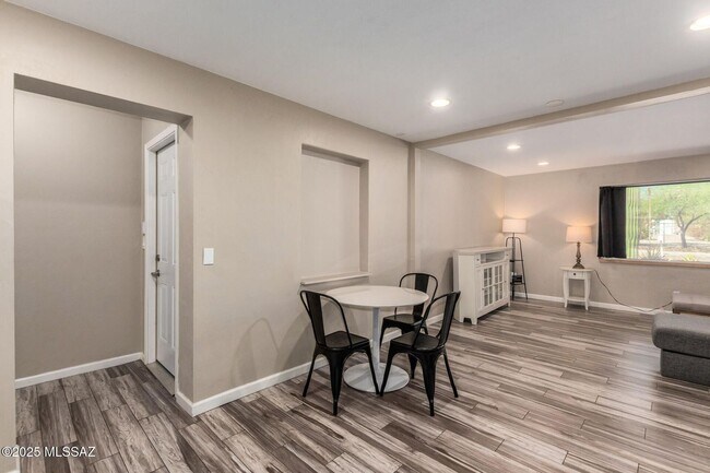Building Photo - Charming 3bed/2 bath home located in the heart of Tucson, just minutes from the University of Ari...