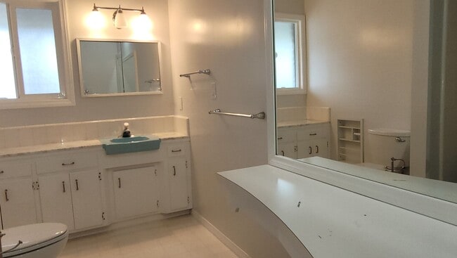 Building Photo - Beautiful Point Loma Single Story Home