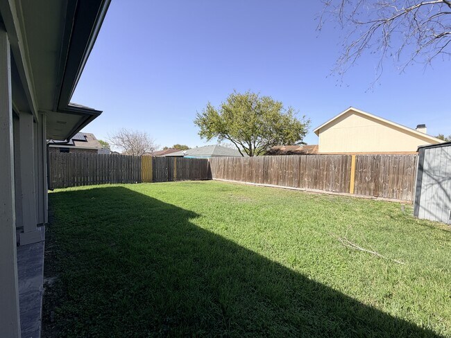 Building Photo - 7326 New Brunswick Dr