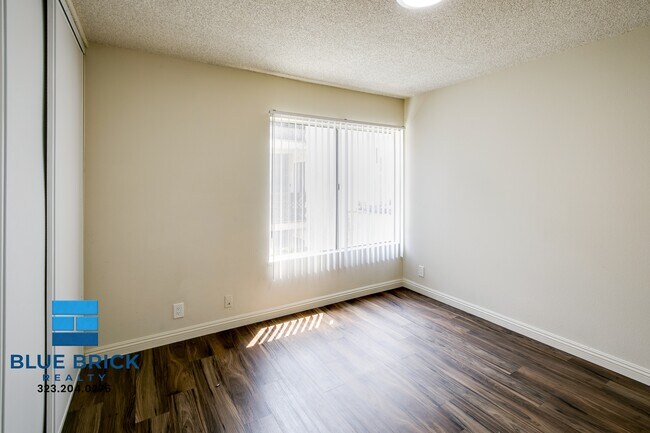Building Photo - 451 S Harvard Blvd