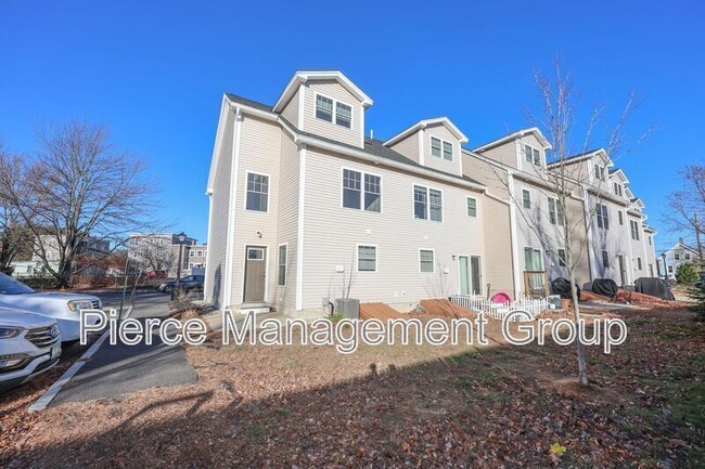 Building Photo - 6-21 Clarendon Way