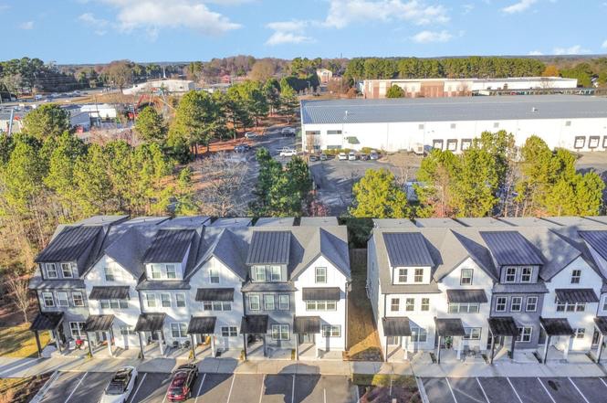 Building Photo - Room in Townhome on Gossamer Ln