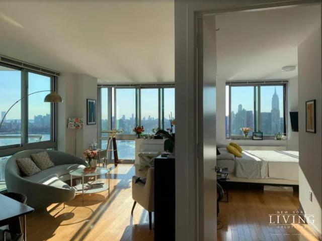 Building Photo - 2 bedroom in LONG ISLAND CITY NY 11109