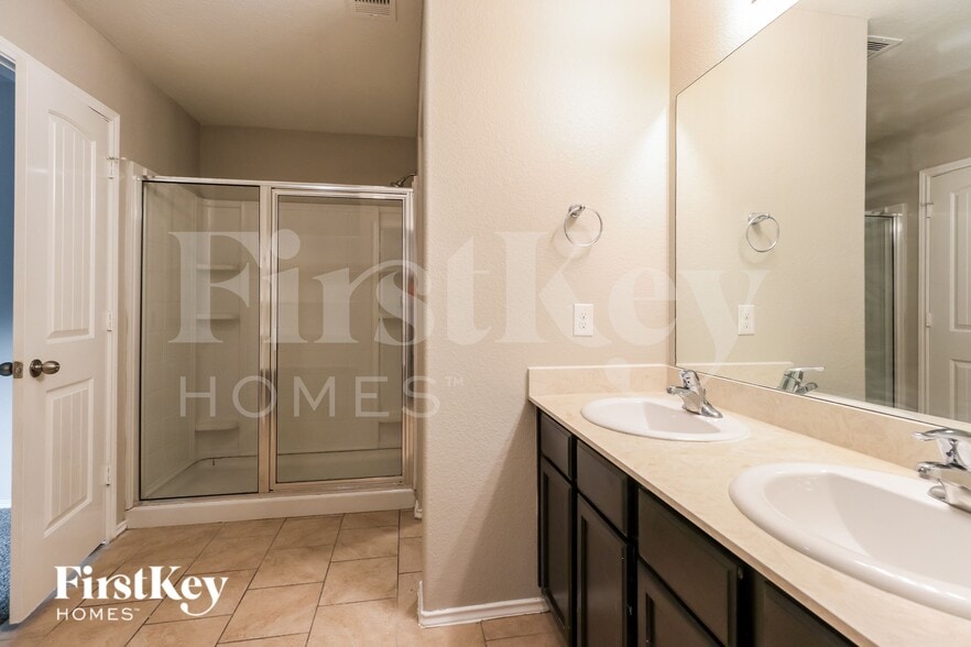 Building Photo - 21699 Horseshoe Dr