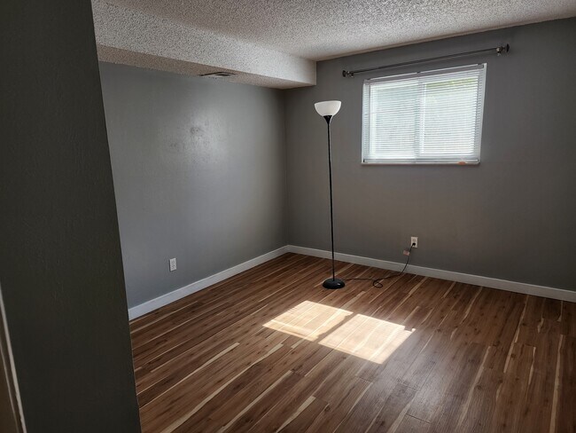 Building Photo - 7834 Greenbriar Cir