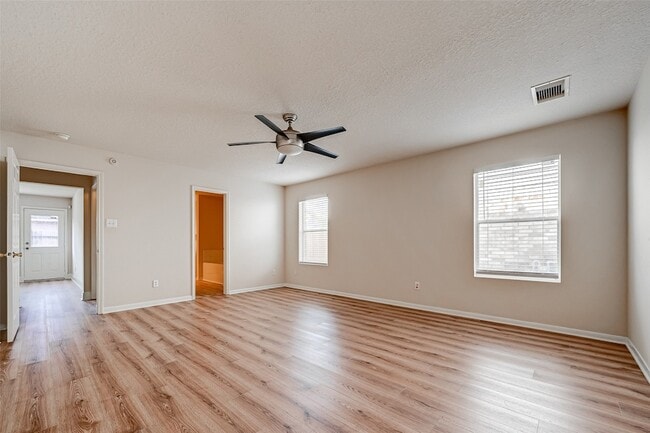 Building Photo - 7218 Fox Cub Ln