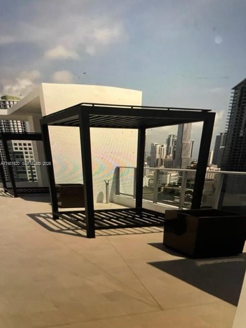 Building Photo - 1010 SW 2nd Ave