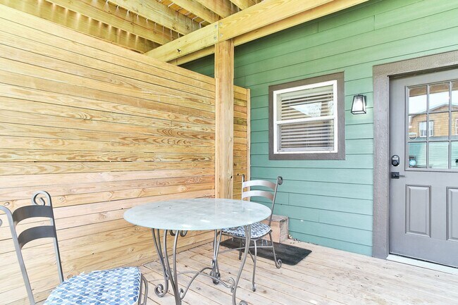 Building Photo - Fully Furnished 2BD Duplex in the Heart of...