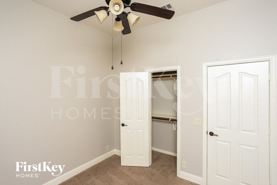 Building Photo - 921 Loftin St