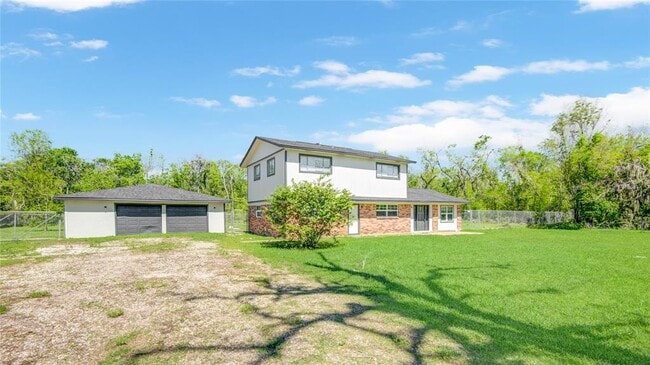 Building Photo - 2708 County Rd 686