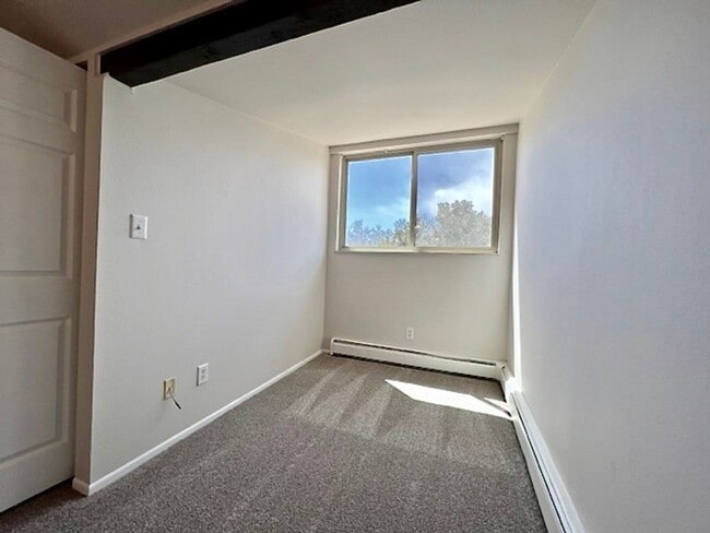 Building Photo - 3 Bed/1.5 Bath Quail Creek Condo