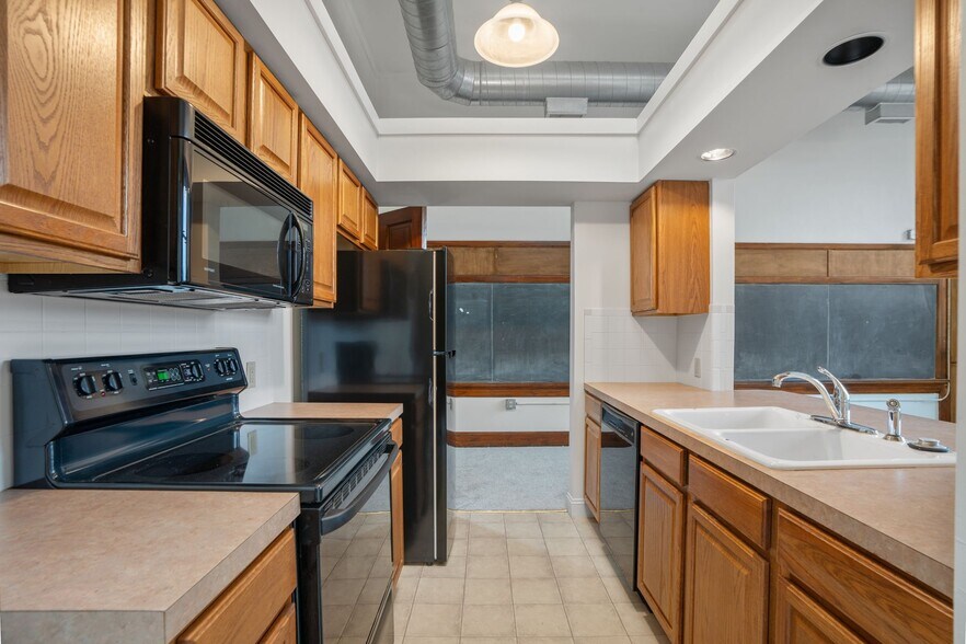 Building Photo - 249 N Athenian Ave