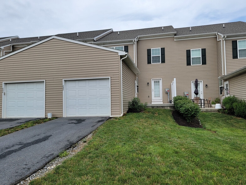 Building Photo - 642 Brentwood Dr