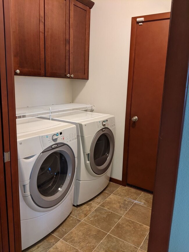 Building Photo - 3 Bd., 1.75 Ba., Rambler Style Home