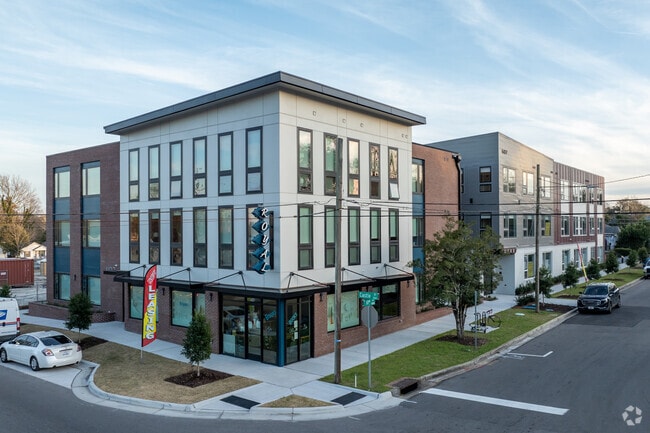 Building Photo - Mid Castle