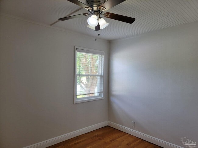 Building Photo - 1506 E Cervantes St