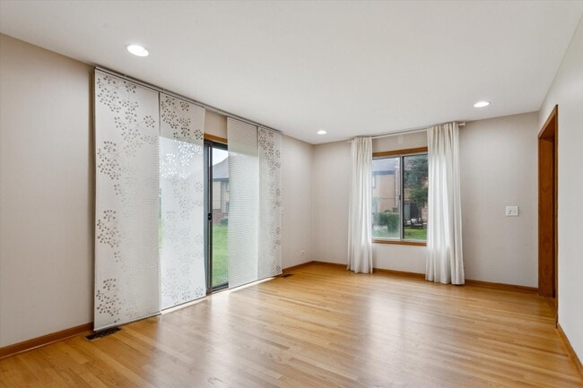 Building Photo - 1410 Fairfax Ln