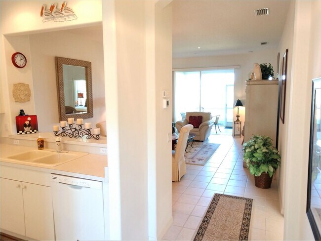 Building Photo - Seasonal Short-Term Villa located in Pelican Pointe Golf & Country Club!