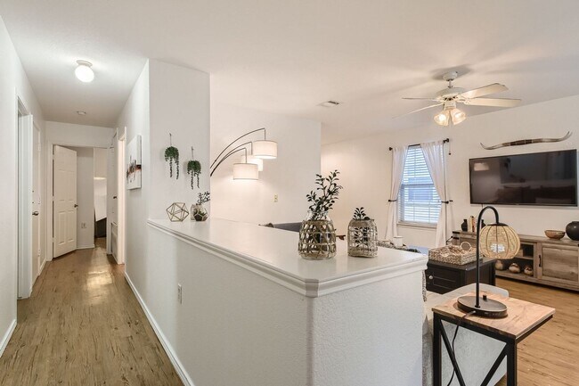 Building Photo - Fully Furnished 3 Bedroom near Greenbelt in Southeast Austin- Easy Access to 35!