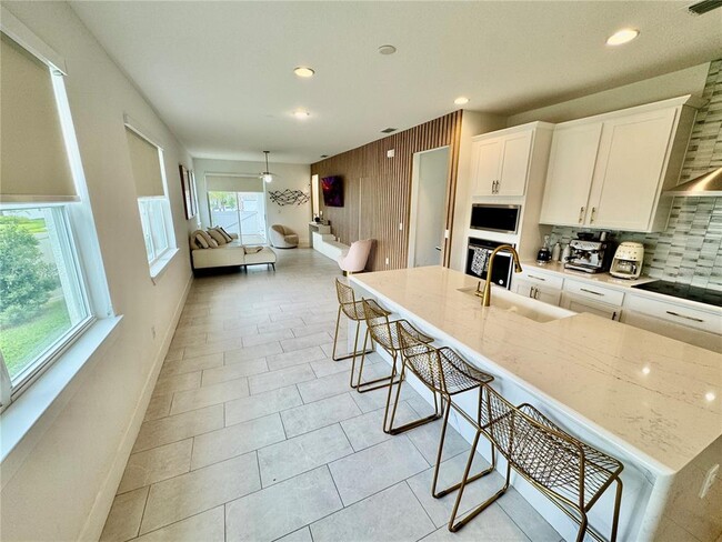 Building Photo - 4330 Davos Dr
