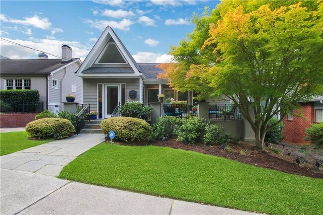 Primary Photo - 925 Highland Terrace NE