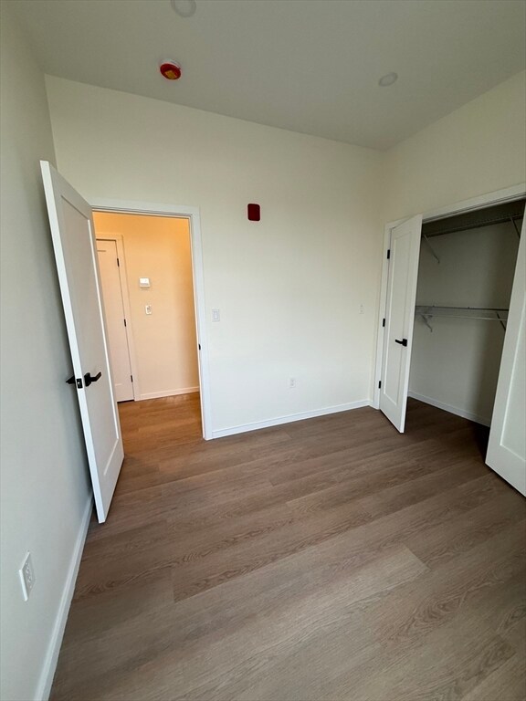 Building Photo - 546 Saratoga St