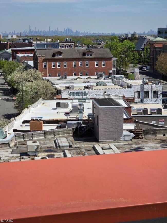 Building Photo - 48 S Park St