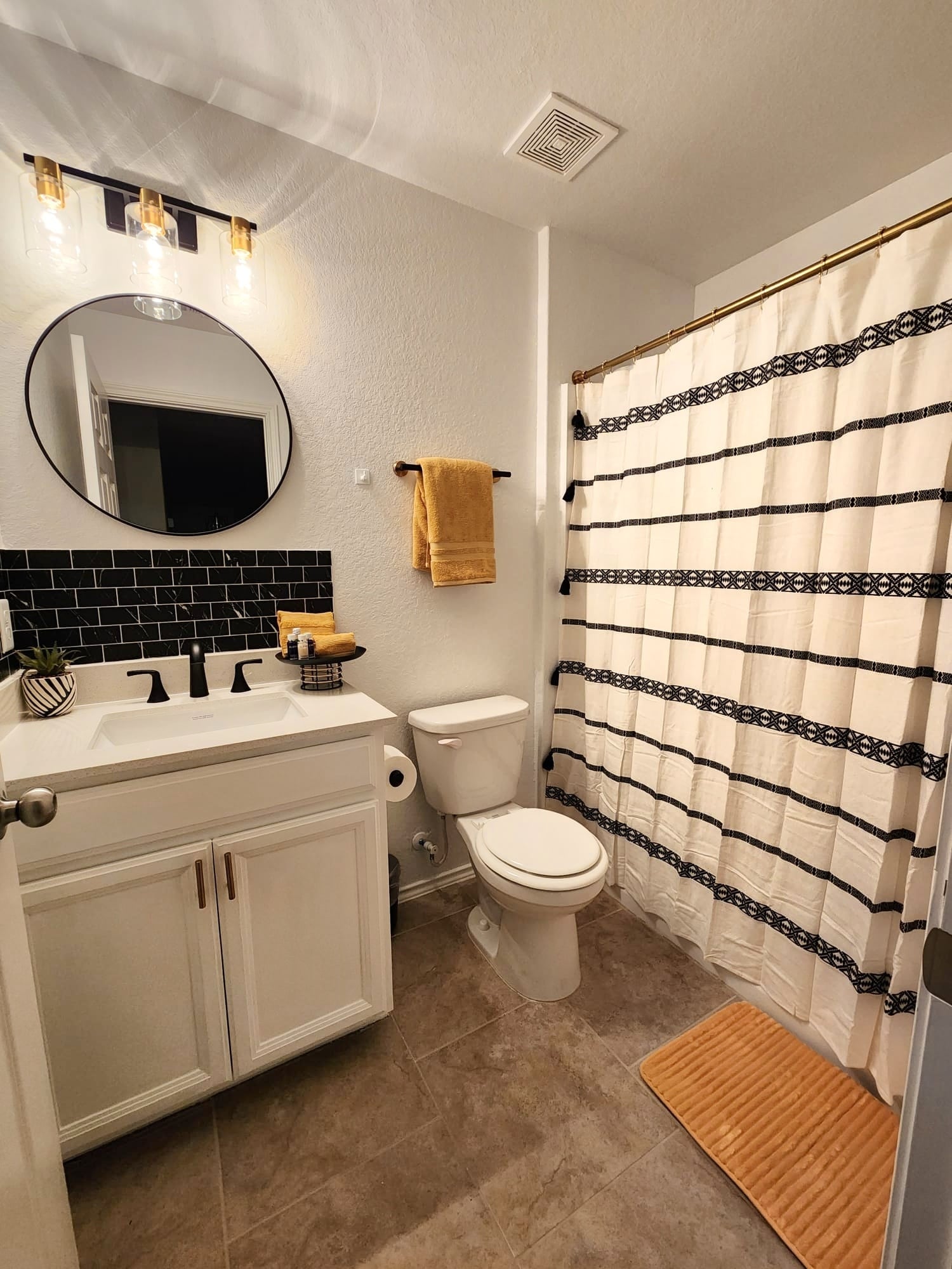 Building Photo - 9618 Silver Mist Way