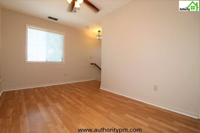 Building Photo - 428 Dominica Ct