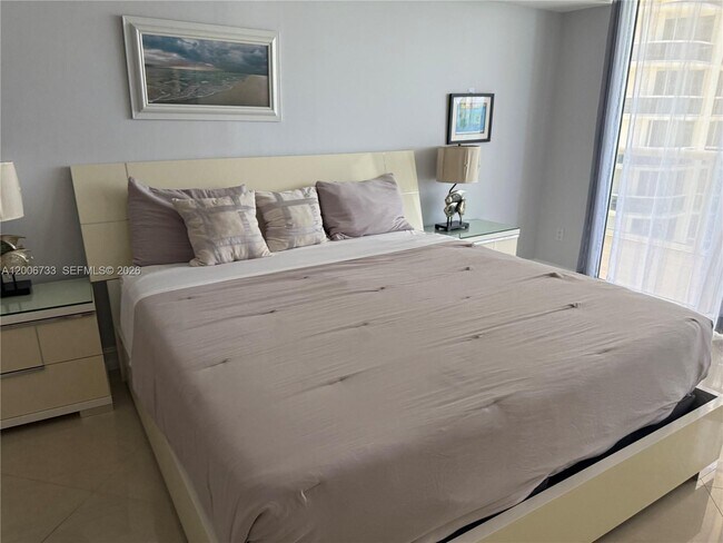 Building Photo - 1830 S Ocean Dr