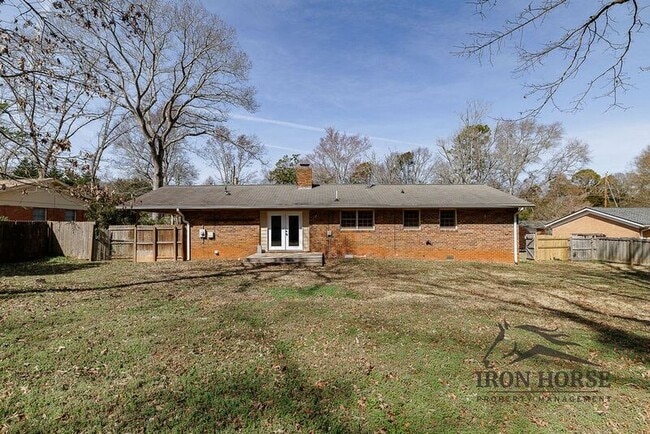 Building Photo - 190 Brentwood Dr