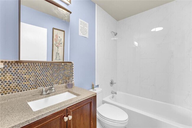 Building Photo - 5575 Milam Rd