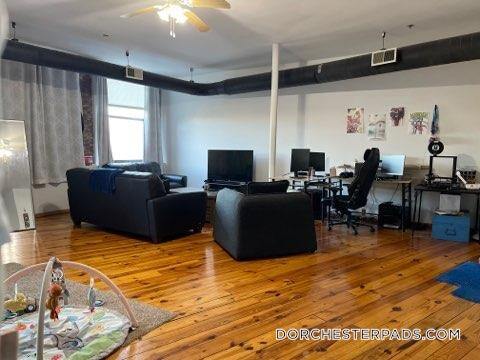 Building Photo - 600 Columbia Rd