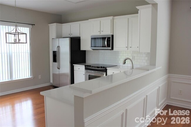 Building Photo - 17534 Hawks View Dr