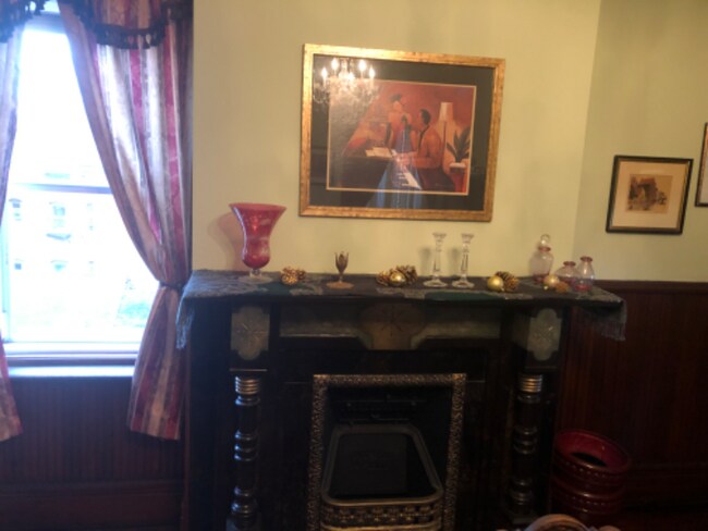 Building Photo - 228 Allen St