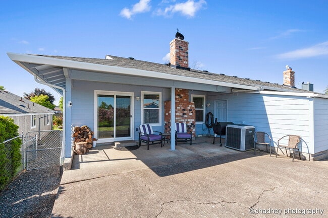 Building Photo - 1633 SW 22nd St