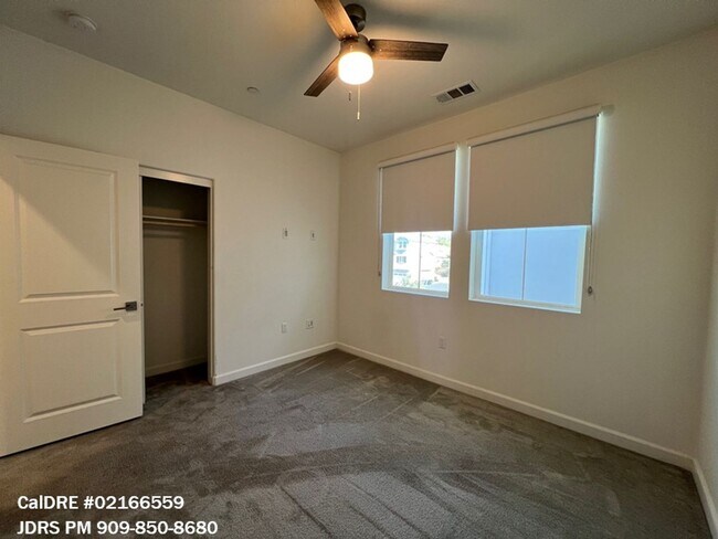 Building Photo - Yorba Linda 3 Bedroom Condo