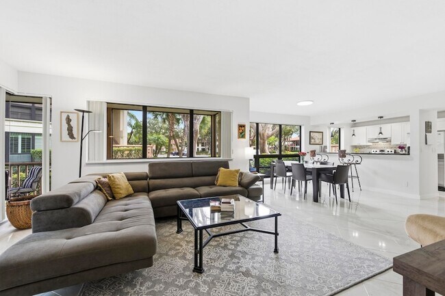 Building Photo - 137 Brackenwood Rd