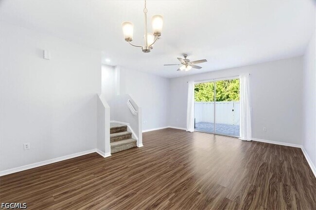 Building Photo - 3630 Pine Oak Cir