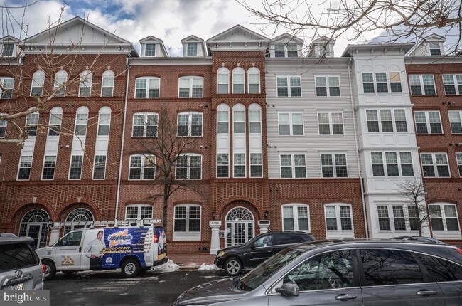 Building Photo - 4950 Brenman Park Dr