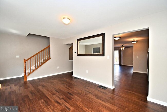 Building Photo - 1055 Balley Dr