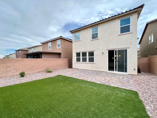 Building Photo - 9198 Valley Betica Ave