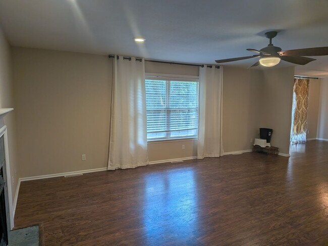Building Photo - 4108 Cedar Crest Ln