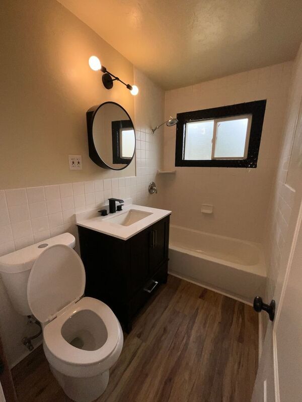 Building Photo - 567 Encinitas Ave